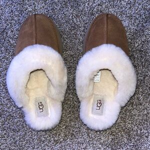 UGGS platform slippers